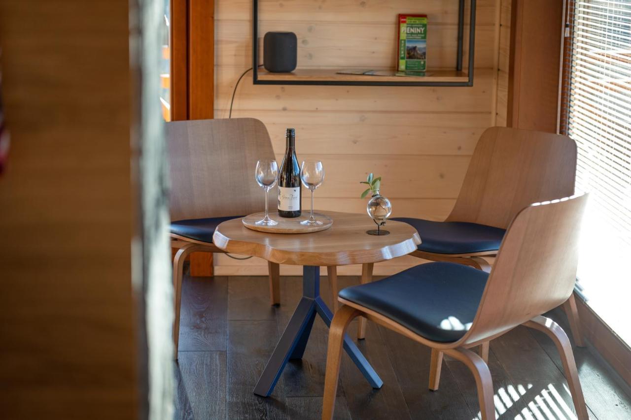 Houten Vakantiewoning "Reisnaarpolen" Royaal Ontbijt, Sauna En Hottub Czarna Góra Екстериор снимка