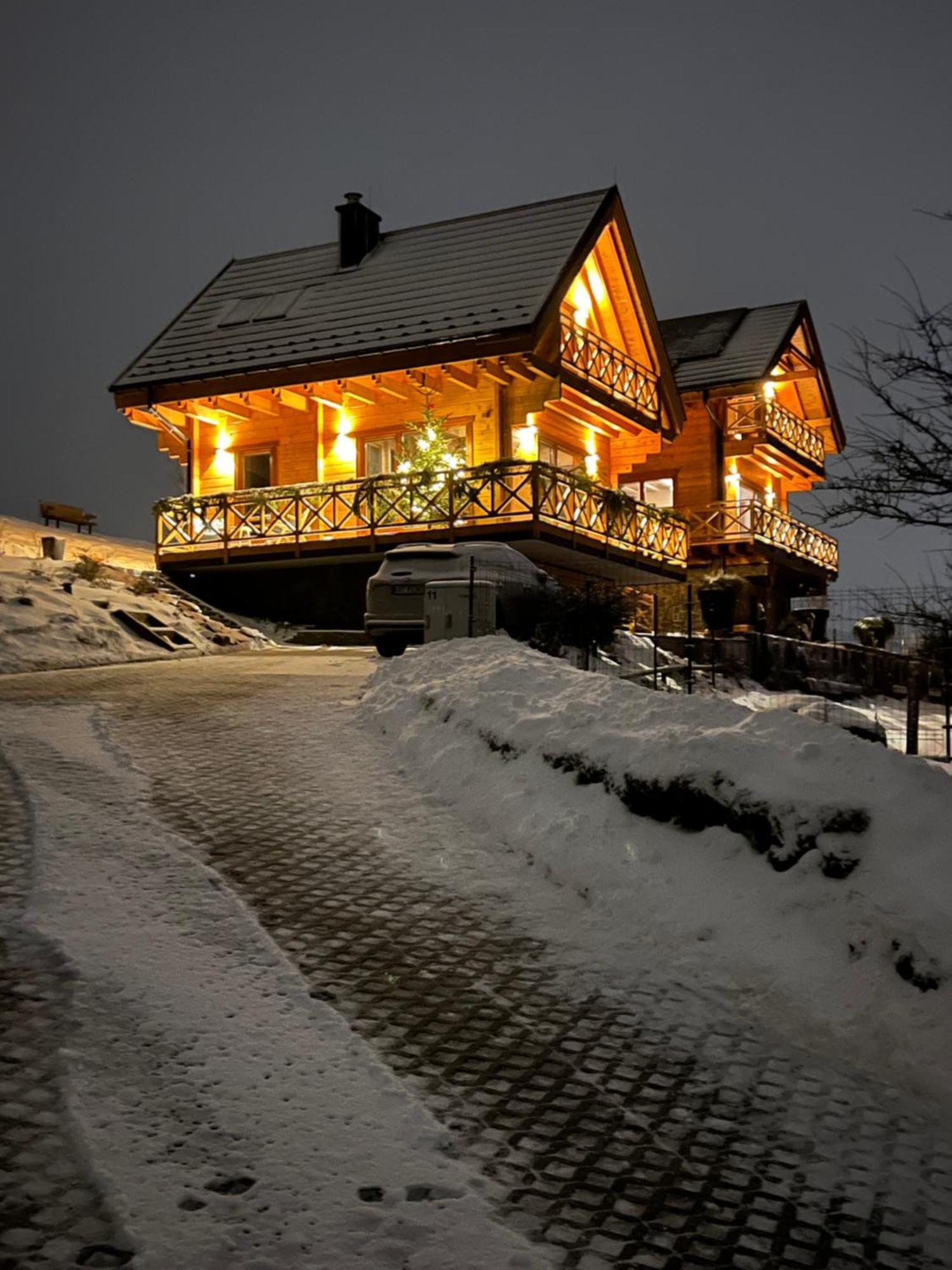 Houten Vakantiewoning "Reisnaarpolen" Royaal Ontbijt, Sauna En Hottub Czarna Góra Екстериор снимка
