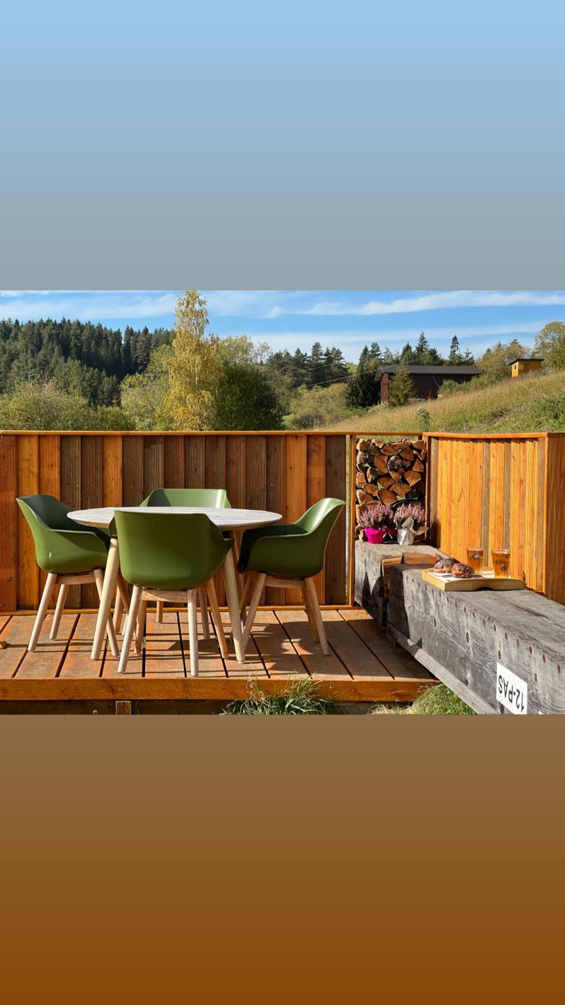Houten Vakantiewoning "Reisnaarpolen" Royaal Ontbijt, Sauna En Hottub Czarna Góra Екстериор снимка