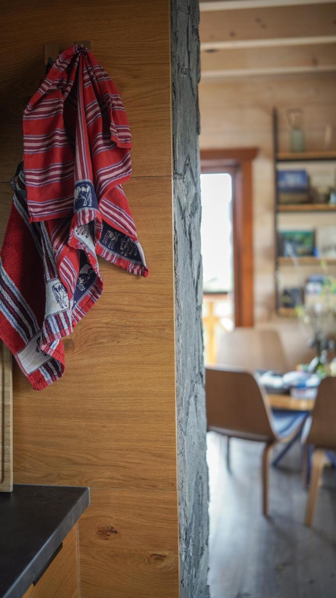 Houten Vakantiewoning "Reisnaarpolen" Royaal Ontbijt, Sauna En Hottub Czarna Góra Екстериор снимка