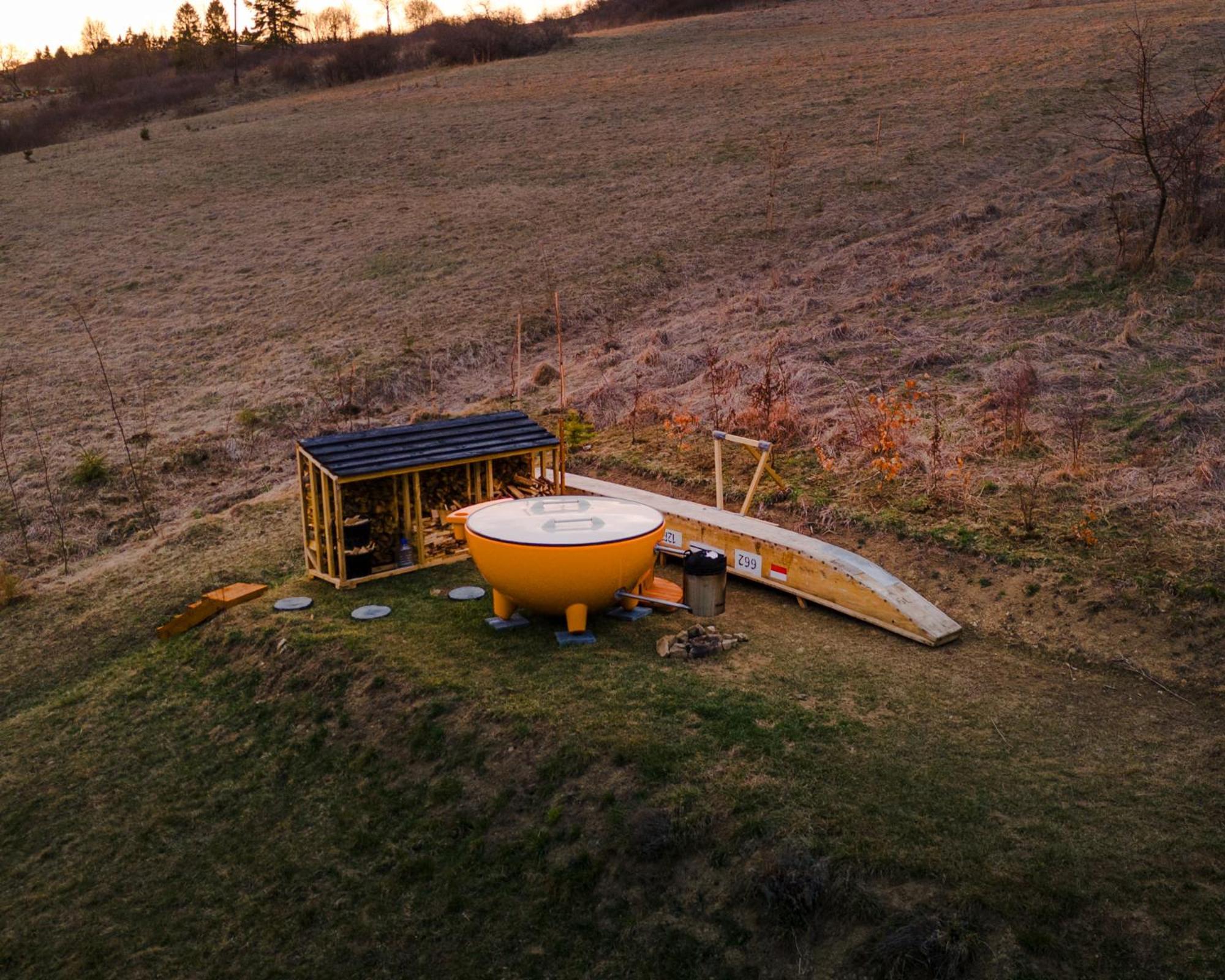 Houten Vakantiewoning "Reisnaarpolen" Royaal Ontbijt, Sauna En Hottub Czarna Góra Екстериор снимка